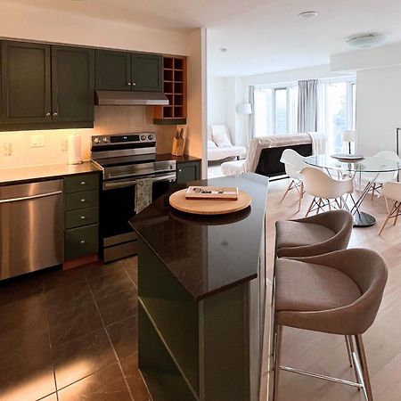 Apartment/2Bedrooms/2 Full Bathrooms/Free Parking Торонто Екстер'єр фото