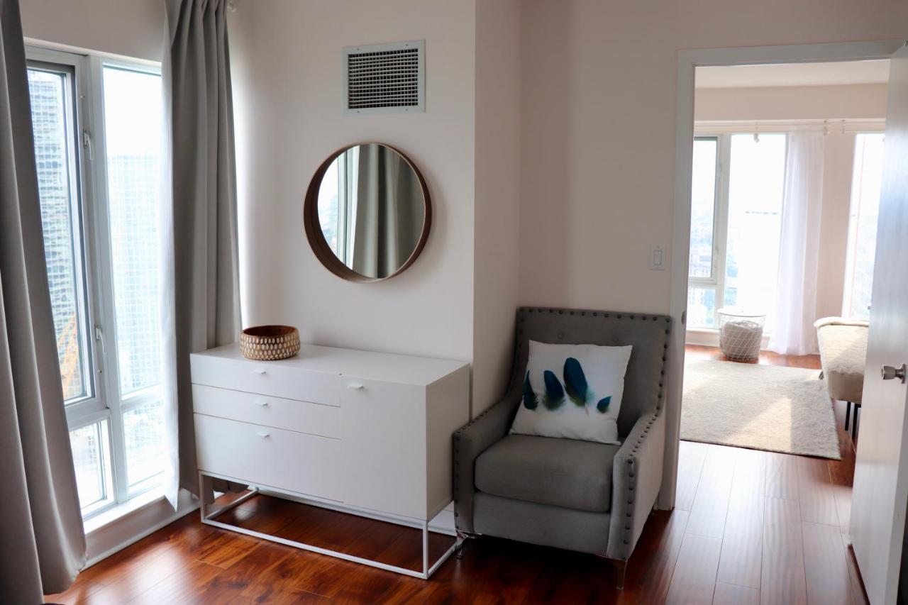 Apartment/2Bedrooms/2 Full Bathrooms/Free Parking Торонто Екстер'єр фото
