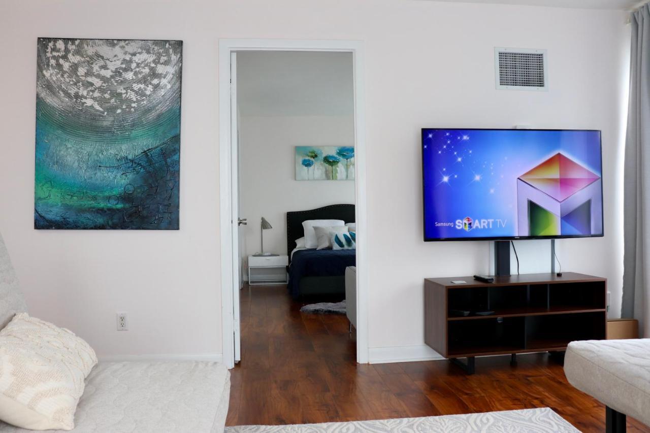 Apartment/2Bedrooms/2 Full Bathrooms/Free Parking Торонто Екстер'єр фото