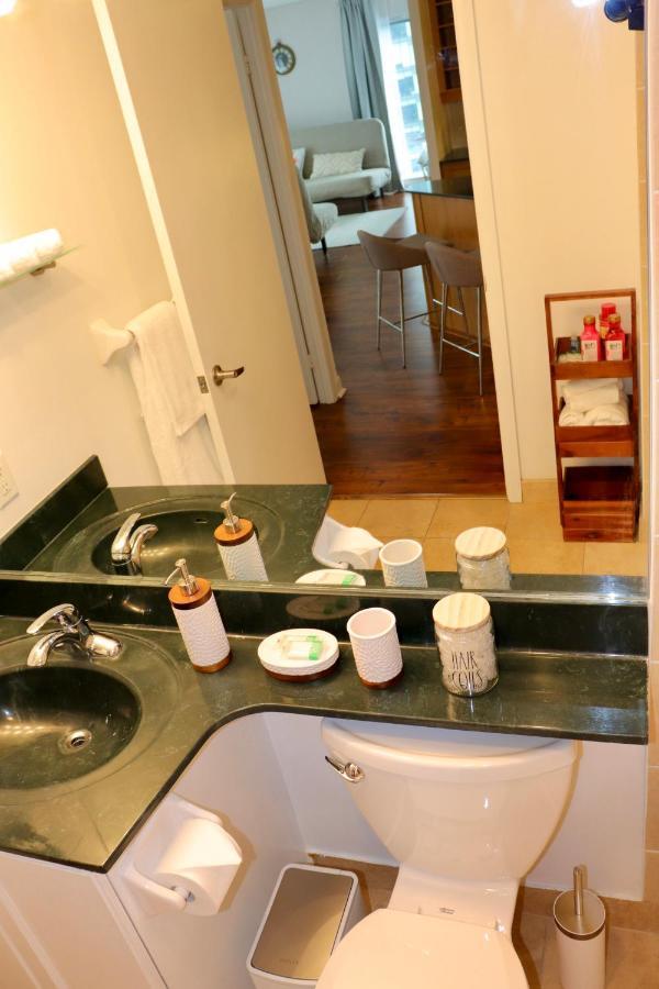 Apartment/2Bedrooms/2 Full Bathrooms/Free Parking Торонто Екстер'єр фото