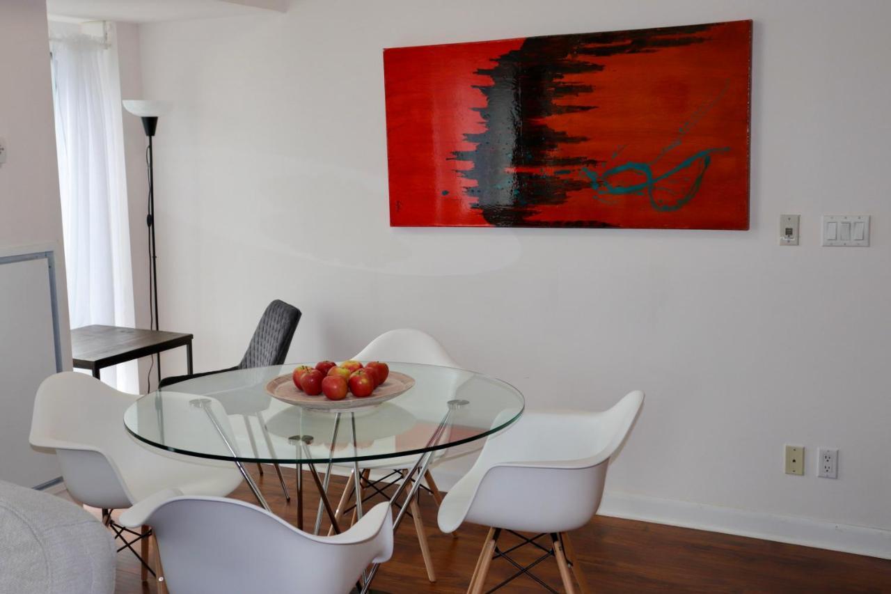 Apartment/2Bedrooms/2 Full Bathrooms/Free Parking Торонто Екстер'єр фото